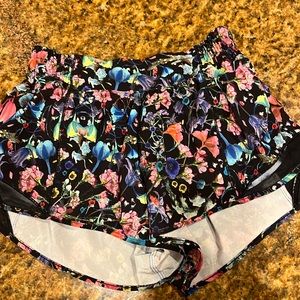 Floral lululemon shorts size 4 inseam 2.5 inch